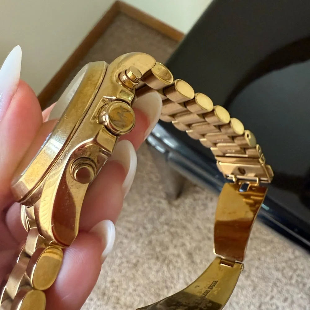 Michael Kors Bradshaw Watch - Picture 7 of 8